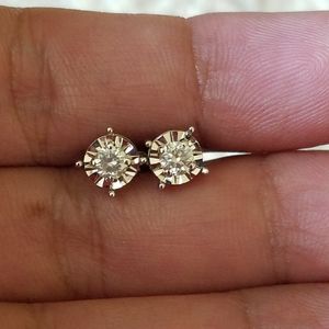 14k Diamond studs